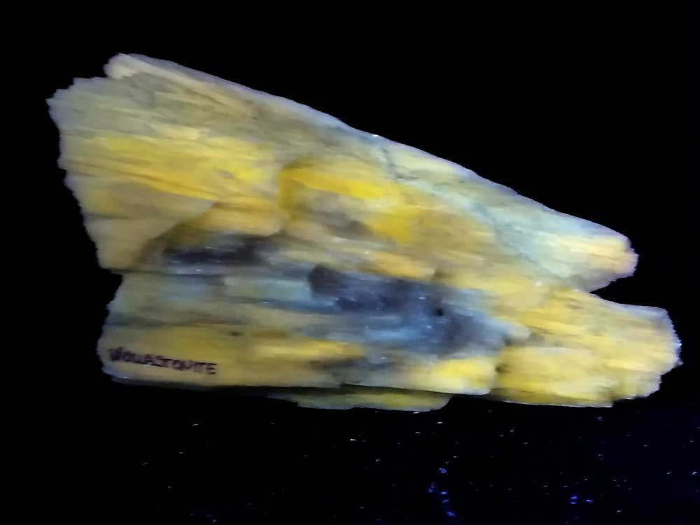 Wollastonite mineral