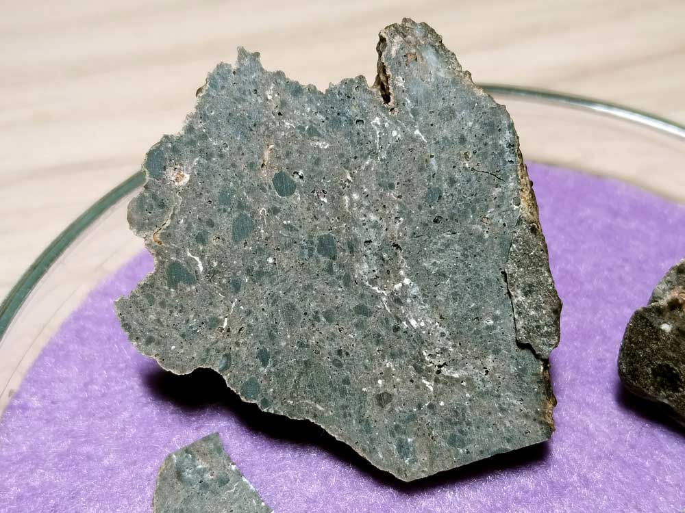 Polished section / reflected light view (placeholder)